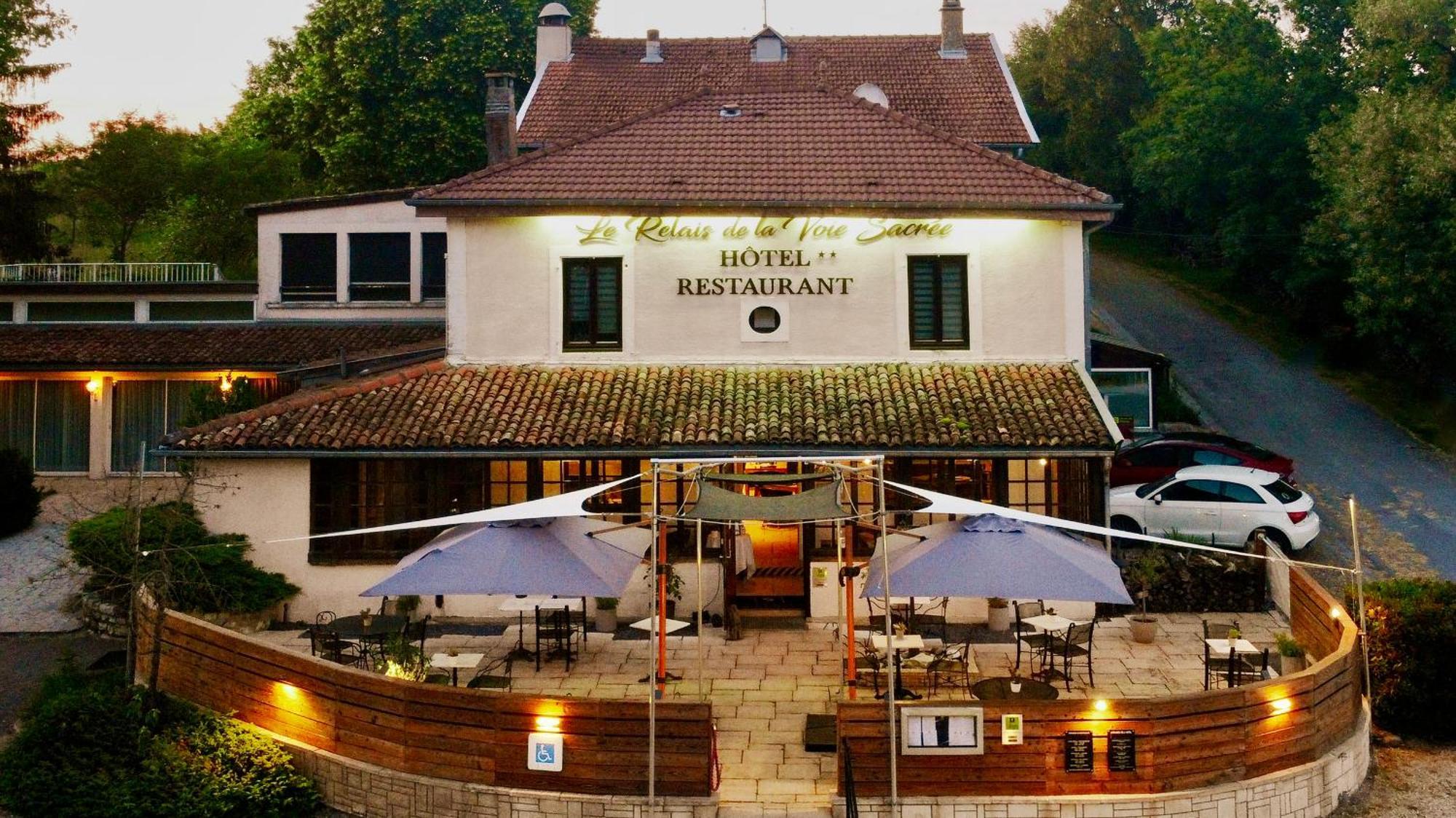 Logis Le Relais De La Voie Sacree Hotell Issoncourt Exteriör bild