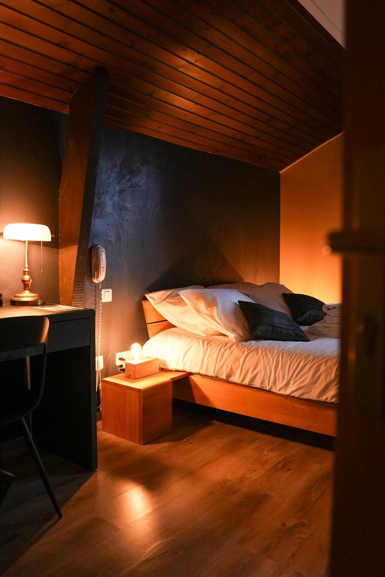 Logis Le Relais De La Voie Sacree Hotell Issoncourt Exteriör bild